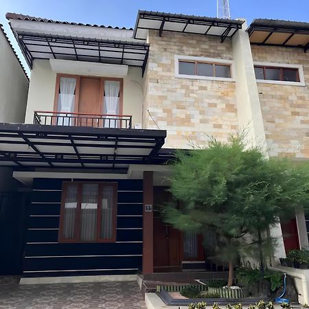 Kirana Residence By Sampai Coliving Jogjakarta Buitenkant foto